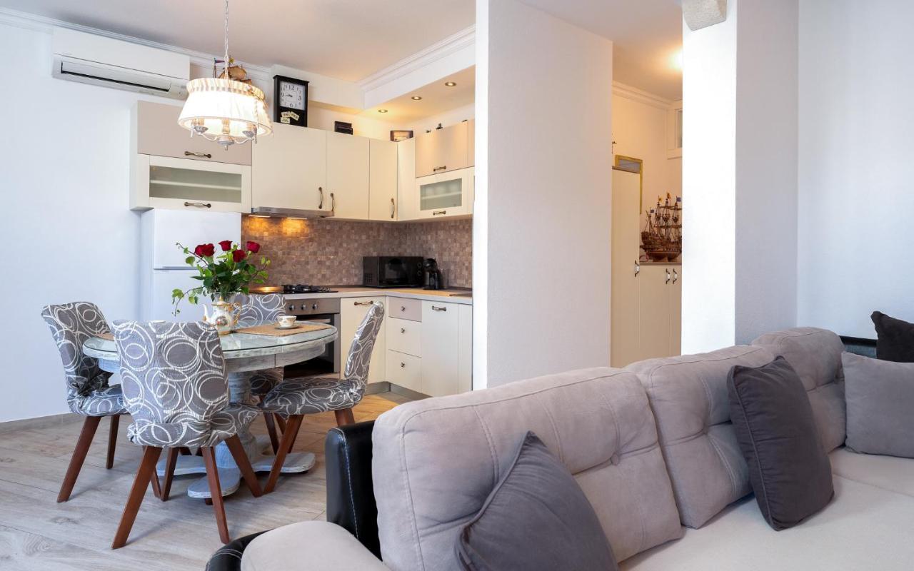 Villa Capitis In The Center- Luxury Apartment With Swimming Pool Hvar Town Esterno foto