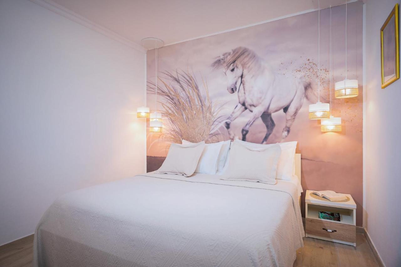 Villa Capitis In The Center- Luxury Apartment With Swimming Pool Hvar Town Esterno foto