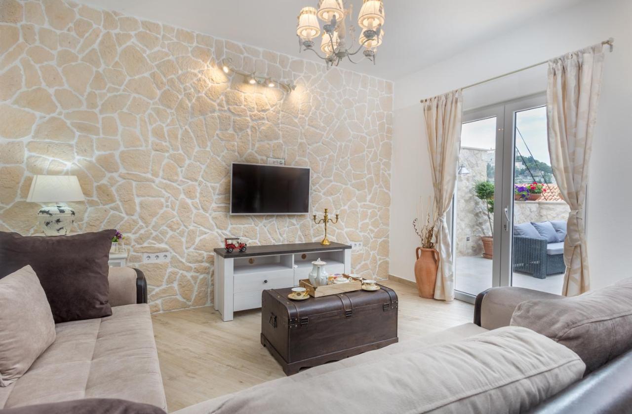 Villa Capitis In The Center- Luxury Apartment With Swimming Pool Hvar Town Esterno foto