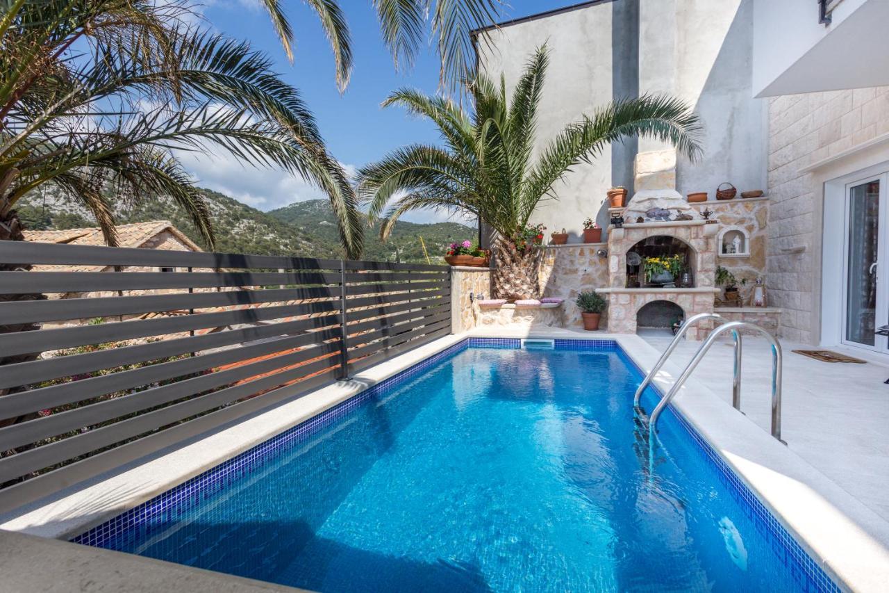 Villa Capitis In The Center- Luxury Apartment With Swimming Pool Hvar Town Esterno foto