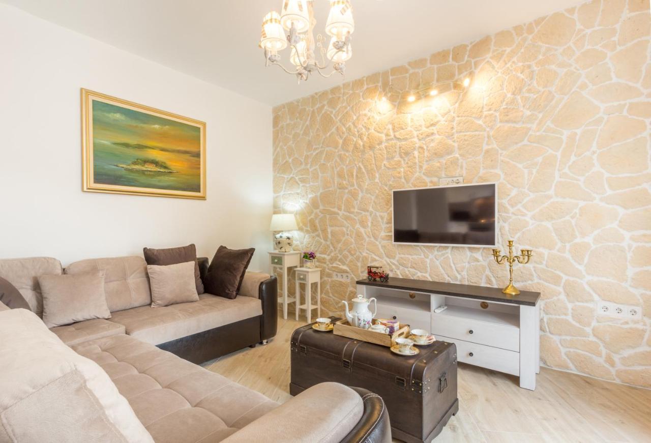 Villa Capitis In The Center- Luxury Apartment With Swimming Pool Hvar Town Esterno foto