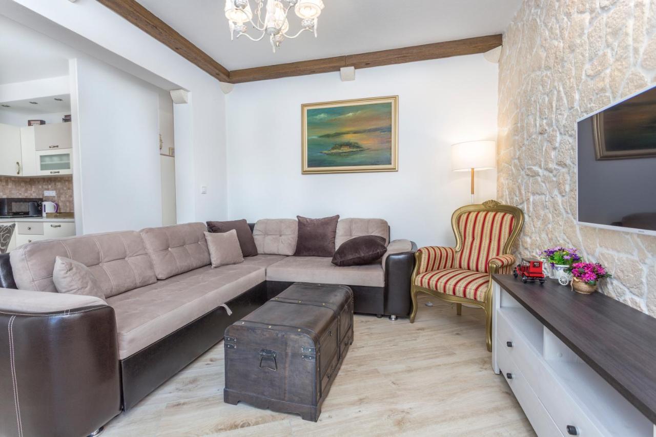 Villa Capitis In The Center- Luxury Apartment With Swimming Pool Hvar Town Esterno foto